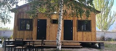 Продажа коттеджей и домов: Продается новый коттедж, состоящий из двух номеров, в каждом номере — 4