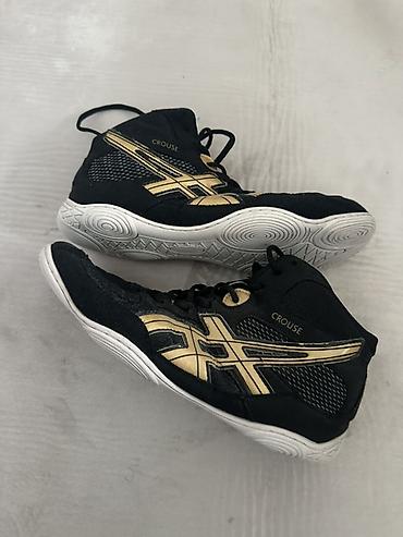 yeezy boost 350 v2: Мужские кроссовки, 40, Asics, Б/у, цвет - Черный — 2