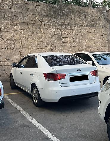 lexus 4.7: Kia Forte: 1.6 l | 2010 il Sedan — 7