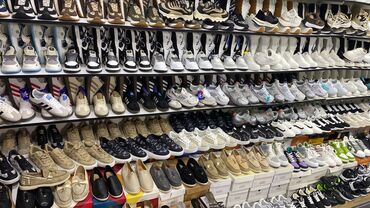 Ayaqqabılar: Məhsul: Kişi və qadın ayaqqabıları – gündəlik və stil kombinasiyası — 20