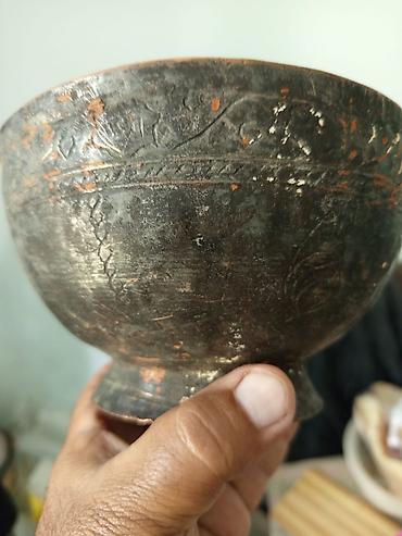 antik samovar: Antik metal məcmeyilər və qısa qılınc dəsti çox dəyərli bir əsyadi — 5