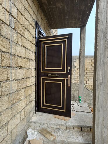 Giriş qapıları: Yeni Giriş qapısı Zamok və çərçivə ilə, Zəmanətli, Pulsuz quraşdırma, Ünvandan götürmə, Pulsuz çatdırılma, Ödənişli çatdırılma — 18