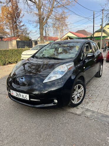 Nissan: Nissan leaf электромашина 2011 год ход на одном заряде 80-90км