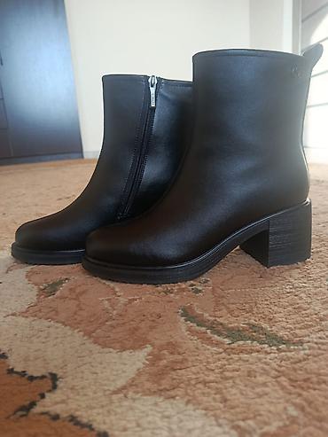 Ботинки и ботильоны: Женские полусапоги, черные, классический,италиянский — 2