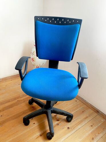 ofis kreslo: Ofis stulu satilir‼️
40 azn
Hokmeli
Aysel banu