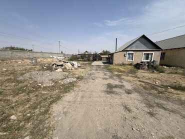 продаю дом можно в рассрочку: Үй, 52 кв. м, 3 бөлмө, Менчик ээси, Эски ремонт