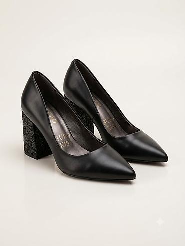 Tuflilər: Qadın ayaqqabı kolleksiyası - Sweetie brendi açıq rəngli sandal — 2
