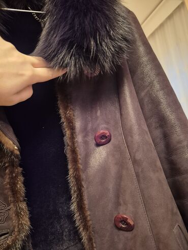 Kürklər: Uzan uzunluqda qadın şubası. - Material: təbii dəridin nubuk tərəfi — 3