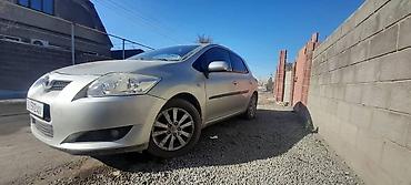 бюджетные авто: Toyota Auris: 2009 г., 1.6 л, Робот, Бензин, Хэтчбэк — 5