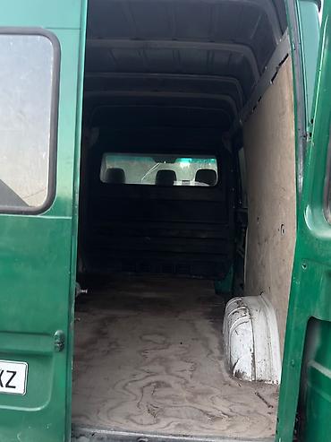 210 mers: Шашылыш турдо Mercedes-Benz улгусундогу Sprinter сатылат, чыгарылган — 4