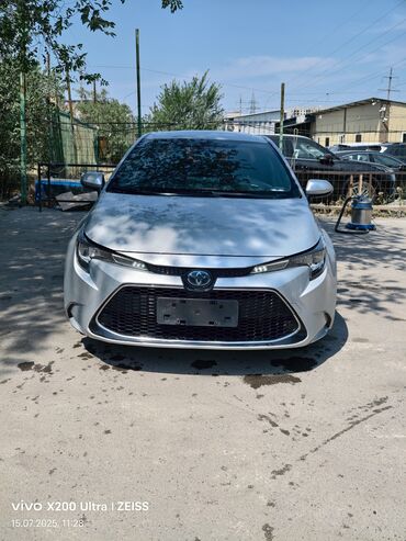 купить бу электромобиль из китая: Toyota Corolla: 2019 г., 1.8 л, Вариатор, Гибрид, Седан