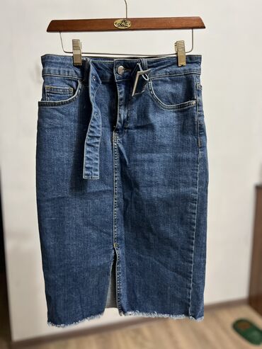 джинсы с заниженной талией: Юбка, Карандаш, Мини, Джинс, Высокая талия, С вырезом