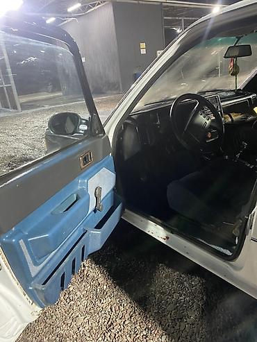 Транспорт: Volvo 360: 1989 г., 1.8 л, Механика, Бензин, Седан — 7