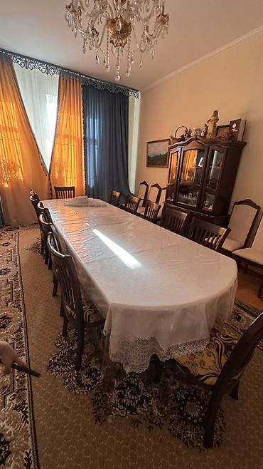 Стол и стулья для большой гостиной/столовой. Большой овальный стол на