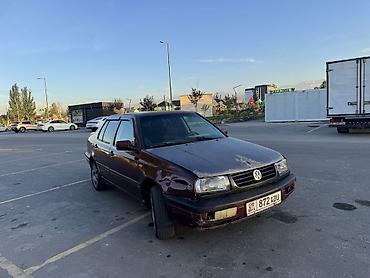 Volkswagen: Volkswagen Vento: 1993 г., 1.8 л, Механика, Бензин, Седан — 8