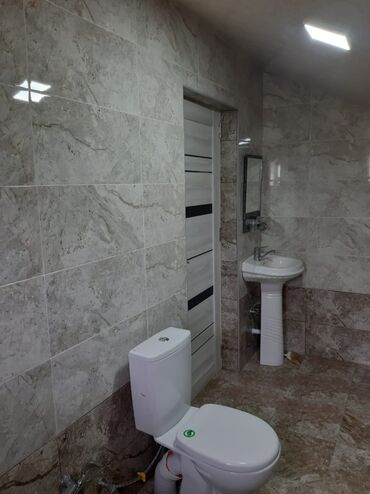 Günlük kirayə evlər: 80 kv. m, 3 otaqlı, Telefon, Kombi, Qaz — 16