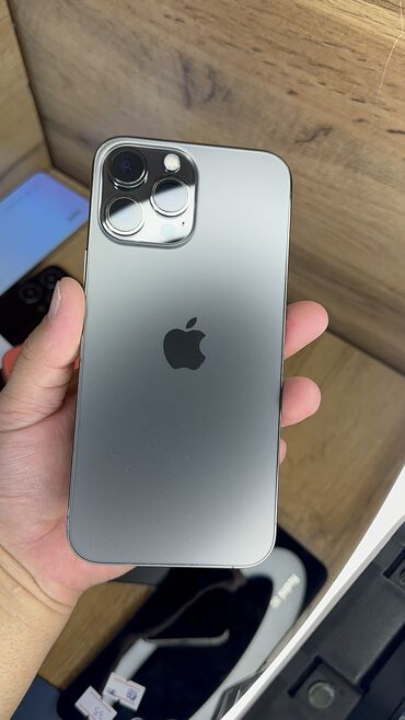 Apple iPhone: IPhone 13 Pro Max, Б/у, 256 ГБ, Защитное стекло, Чехол, 88 %