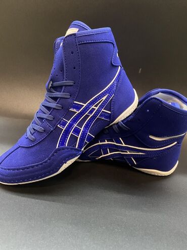 Другое для спорта и отдыха: Борцовки Asics белого цвета с зелеными и золотыми вставками. Высокий — 8