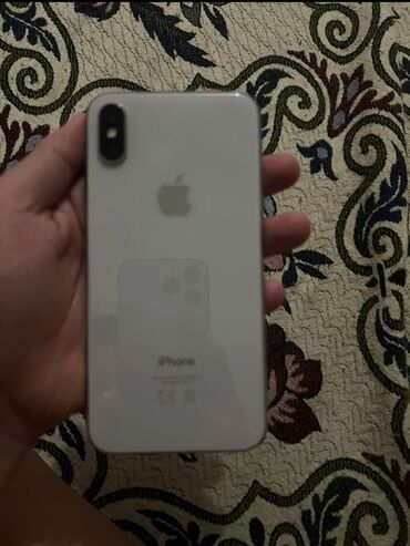 Apple iPhone: IPhone X, Б/у, 64 ГБ, Белый, Защитное стекло, Чехол, 91 %