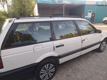 арзан машина сатылат: Volkswagen Passat: 1993 г., 1.8 л, Механика, Бензин, Универсал
