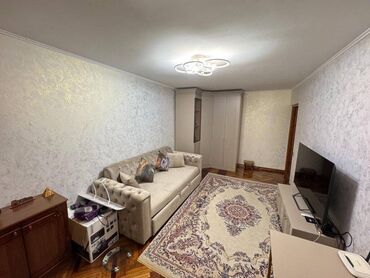 квартира берилет 5мкр: 2 бөлмө, 44 кв. м, 104-серия, 3 кабат, Евроремонт