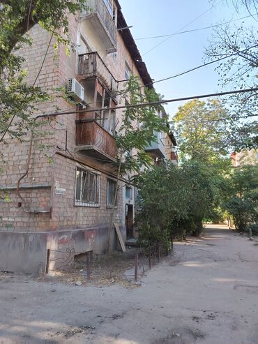 дом ош: 1 бөлмө, 31 кв. м, Хрущевка, 4 кабат, Эски ремонт