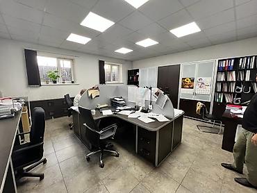 Продажа офисов: Продажа офисов 275 м², С ремонтом, С мебелью, Многоэтажное здание, Цокольный этаж этаж — 15