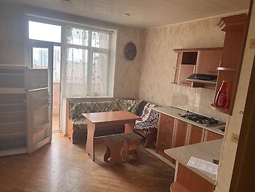 inşatcilarda: Kirayə verilir: geniş və işıqlı mənzil. Yalnız ailəyə verilir.72kv. M — 6