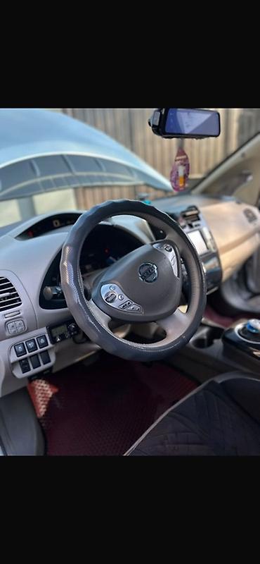 nissan leaf электромобиль: Nissan Leaf: 2012 г., Электромобиль, Хэтчбэк — 6