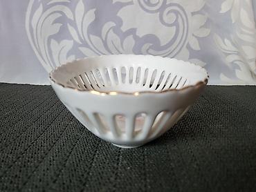 led reflektor: Bombonijera vintaz porcelanska. Bombonijera je perfektna,pozlata — 5