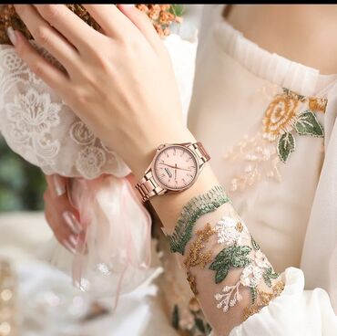 Qol saatları: Qadın saatı 
Curren — 11