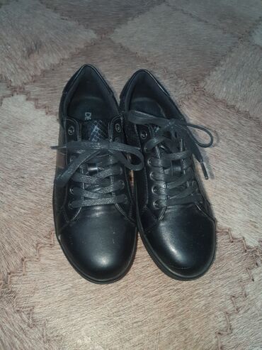 Кроссовки и спортивная обувь: Полуботиночки в спортивном стиле. Турецкий бренд derimod. 37 размер