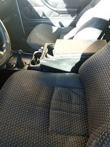 VAZ (LADA): VAZ Lada Niva 4x4, ağ rəng, 3 qapılı kuzov. Əsas xüsusiyyətlər: - Tam — 3