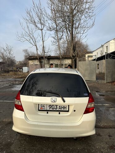 Honda: Honda Fit: 2002 г., 1.5 л, Вариатор, Бензин, Хэтчбэк — 4