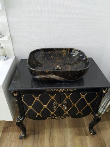 hamam vannalar: Lüks vann otağı üçün dekorativ lavabo və konsol dəsti - Üstəqoyma