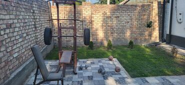 регулируемая скамья для жима: Көнүгүү жасоочу отургучтар