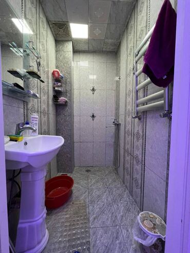 Uzunmüddətli kirayə mənzillər: Xətai rayonu,Əhmedli metrosu, pit stopun arxasindaki binada,22 — 11