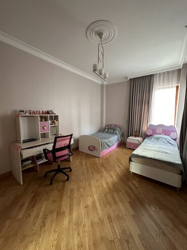 Yataq otağı dəstləri: 2 təknəfərlik çarpayı, Komod, Tumba, Dolab, Azərbaycan, İşlənmiş — 9