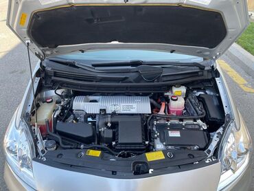 Toyota: Toyota Prius: 1.8 l | 2014 il Hetçbek — 13