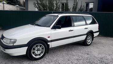 пасат b5: Volkswagen Passat: 1993 г., 1.8 л, Механика, Бензин, Универсал