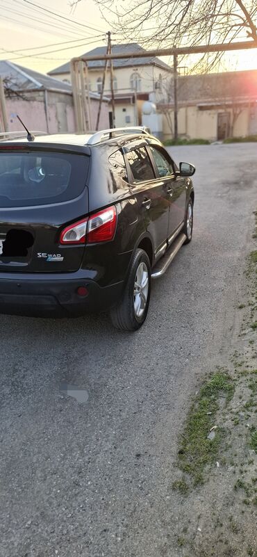 Nissan: Nissan Qashqai: 2 l | 2013 il Krossover — 4