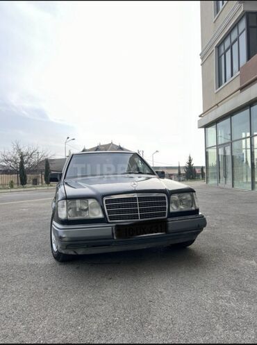 mercedes 210: Mercedes-Benz 220: 2.2 l | 1994 il Sedan