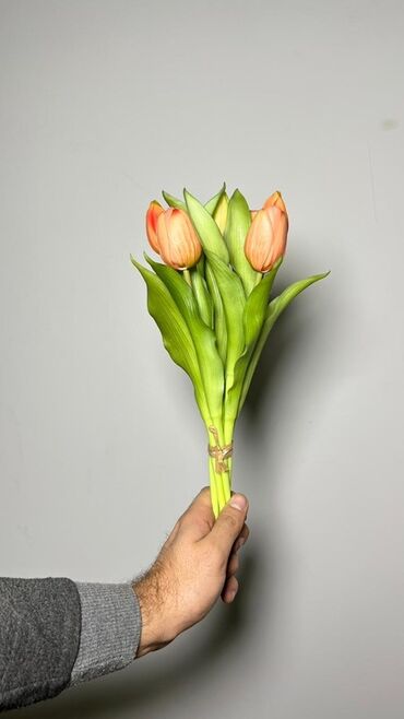 Süni güllər: Məhsul: Tülpan gulleri - Rənglər: Şaftalı-narıncı və ağ tonlarda — 8