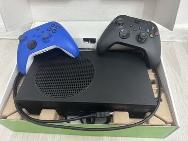 джойстик для: Xbox series s на 1тб в идеальном состоянии В комплекте 2 джойстика