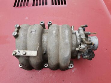 Auto delovi: Usisna grana sa klapnom i senzorima Lada 21214 Niva broj 2. Polovno — 1