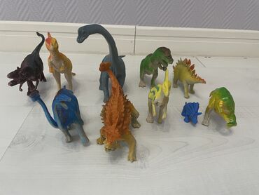 игрушки динозавра: Продаю набор динозавров. Все за 350 сом