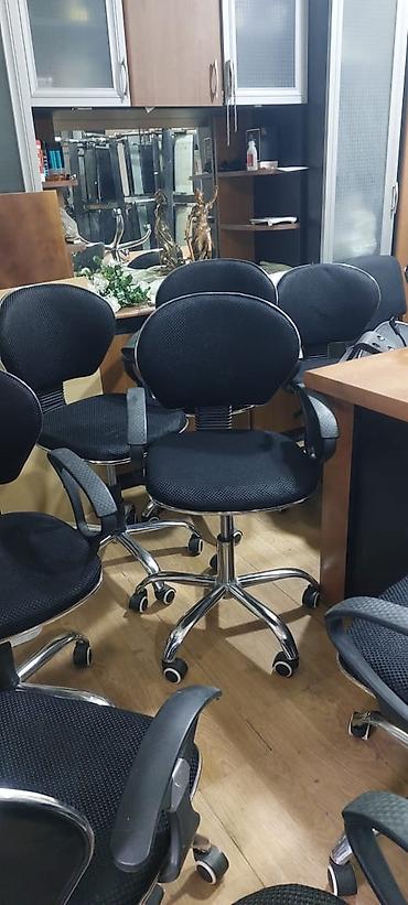 Другое: Kreslo. Masa, Oturacaqlar ofis məhsulları satılır kreslo 10 ədəd var — 4