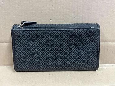 Novčanici: Tommy Hilfiger ženski novčanik – crni monogram - Model: preklopni — 1