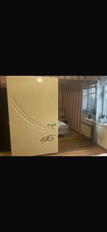 qapi bezeyi: Şkaf-kupе, sürgülü qapılı - 2 qapı: biri tam güzgülü, digəri krem — 1