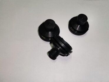 Ostalo: Set gumenih distancera plastike i nosača za HDi motore 🔧 U ponudi su — 5